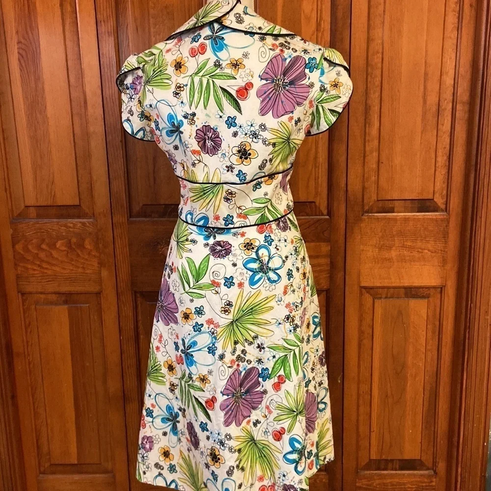 600 West Floral Capped Sleeve Slight Fit & Flare Flare/Summer Dress Casual Sz 8 - Picture 3 of 16